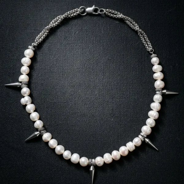 COLLAR DE PERLAS Y COLMILLOS